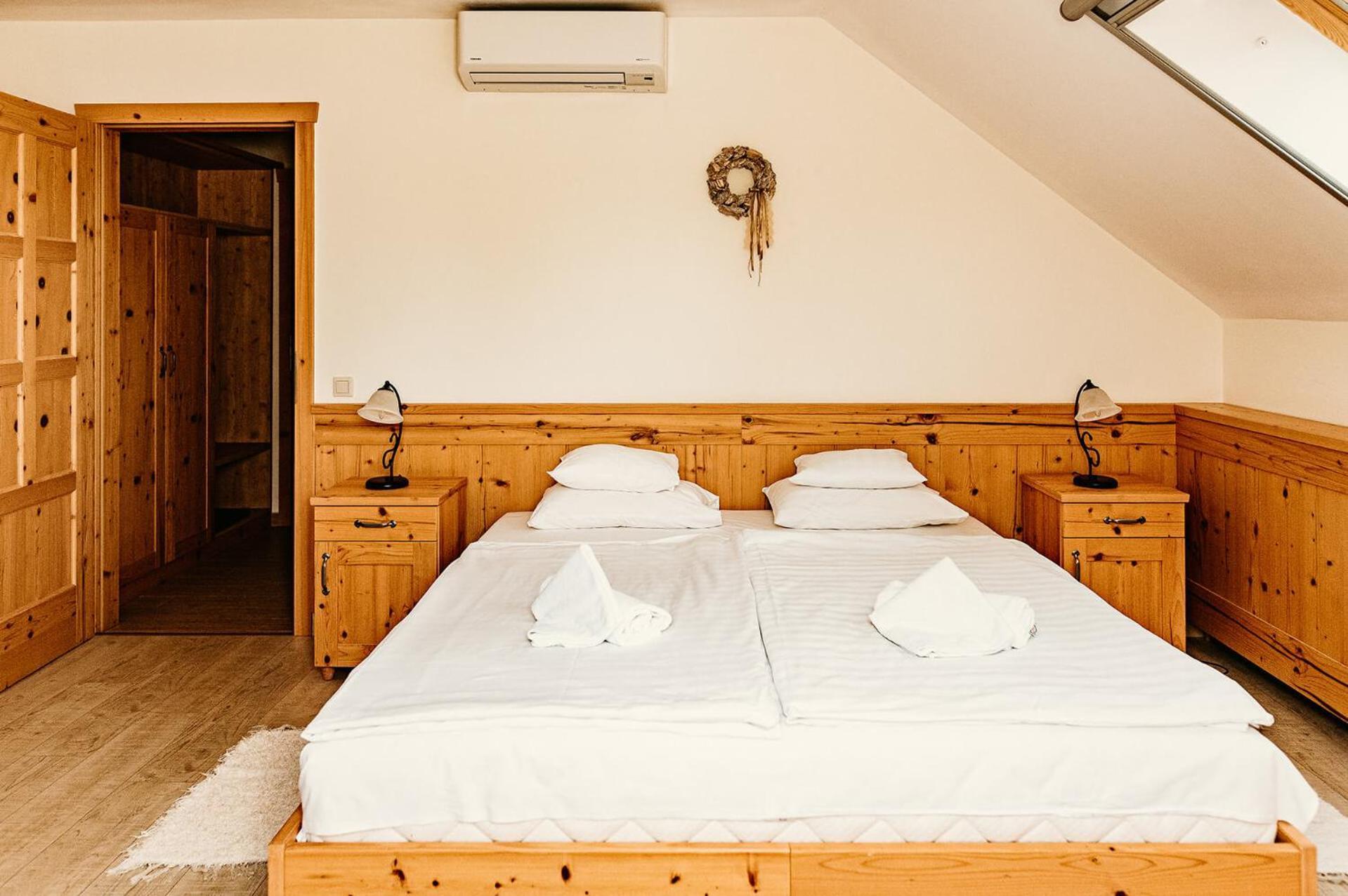 Bed and Breakfast Kakukk Vendéglő Panzió à Bánd Extérieur photo