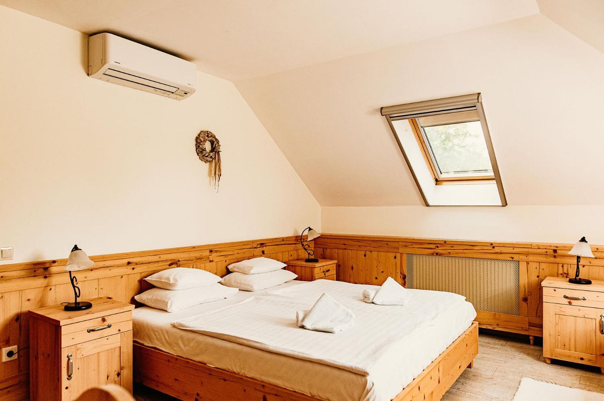 Bed and Breakfast Kakukk Vendéglő Panzió à Bánd Extérieur photo